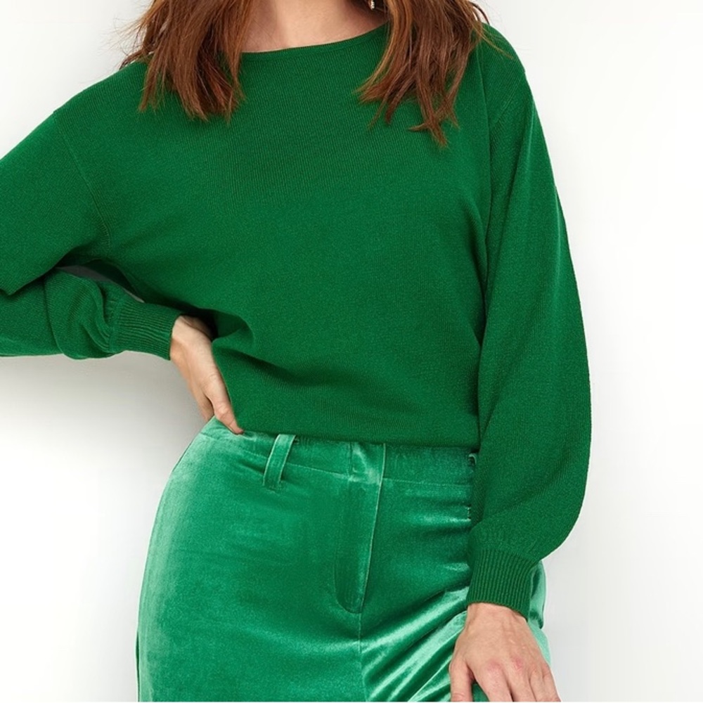 Sexy Detailed Back Bow Sweater